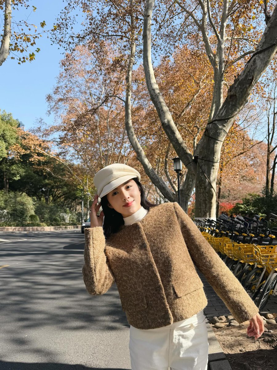 bttramtran's tweet photo. SHhe said “YES” 💍🥰appy Anniversary 4 years https://t.co/TmWGVsjF6m
