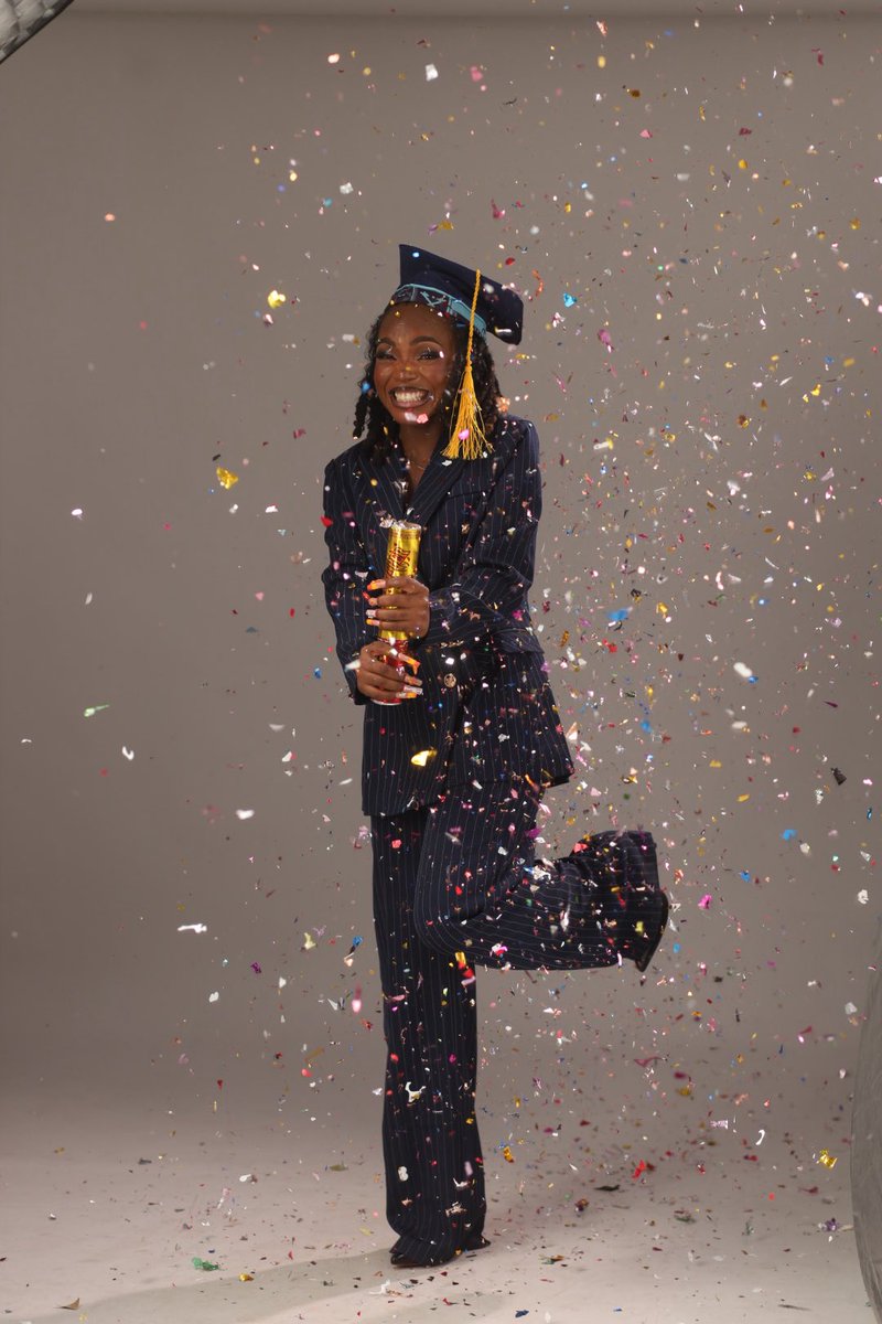 Xtara10's tweet photo. POV: the girl who said “I’m tired of school” every semester actually graduated. 😭🎓

https://t.co/CcUulhmdPP. Biochemistry, Class of 2026. 🥂

Now accepting congratulations, gifts and job offers. 😂🧬 https://t.co/HSHUCuO9Mg