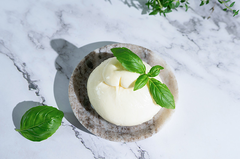 MarioFA322657's tweet photo. Just grabbed the freshest peak-season tomatoes, crisp basil and creamy mozzarella for my weekend caprese salad – ingredients that turn a simple dish into something amazing! https://t.co/KzeiJX0AEl