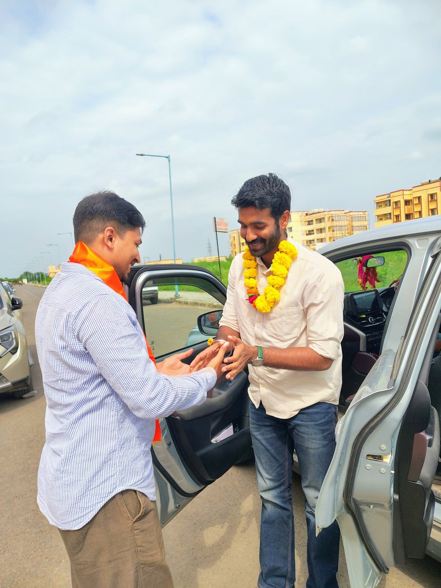 ABVPGujarat's tweet photo. #ABVPCug દ્વારા કેન્દ્રીય વિશ્વવિદ્યાલયના 'સ્વામી વિવેકાનંદ સ્ટડી સર્કલ'અંતર્ગત'વંદે માતરમ્'ના ૧૫૦ મા વર્ષ નિમિત્તે એક વિશેષ કાર્યક્રમનું આયોજન કરવામાં આવ્યું.
આ કાર્યક્રમમાં ગીતની રચના, પ્રકાશન, સ્વતંત્રતા સંગ્રામમાં તેની ક્રાંતિકારી ભૂમિકા અને વર્તમાન ભારતમાં તેના મહત્ત્વ પર ઊંડાણપૂર્વક વિચાર-વિમર્શ કરવામાં આવ્યું.
જેમાં અ.ભા.વિ.પ. રાષ્ટ્રીય મંત્રી શ્રી શ્રવણ બી રાજ વિશેષ ઉપસ્થિત રહ્યા..
#ABVPGujarat