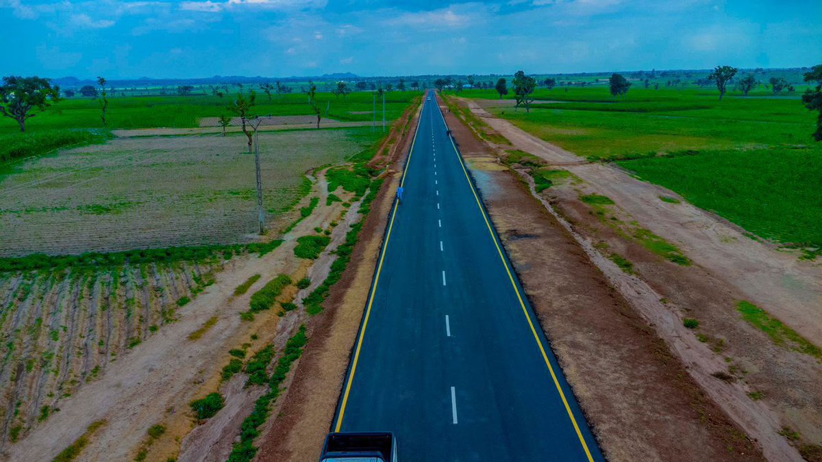 Muhrab90's tweet photo. Months after Governor Uba Sani commissioned the 22km Pambeguwa–Kahuta–Kauru road, its impact is being felt beyond the ribbon-cutting.

The road is easing mobility, connecting farmers to markets reducing post-harvest losses and transportation costs while improving access to school https://t.co/fsiwyzerGj