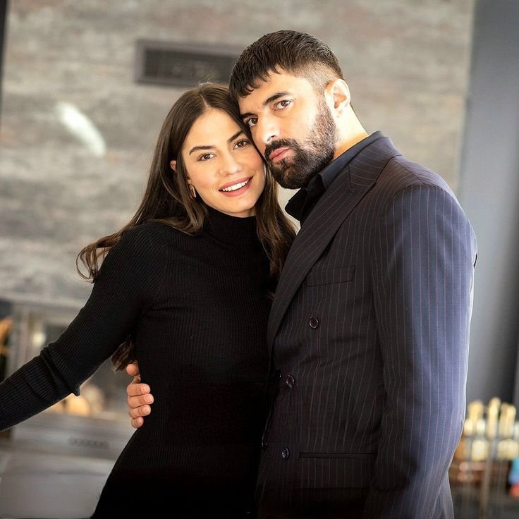 seriesonline_br's tweet photo. 🚨 A 2ª temporada de #AdımFarah chega à Netflix Brasil em 3 de setembro!

Protagonizada por #DemetÖzdemir e #EnginAkyürek, a 1ª temporada da série tem sido sucesso na plataforma e chegou ao 1º lugar no Top Séries. 

Quem está ansioso? https://t.co/OzGjBU4jeV