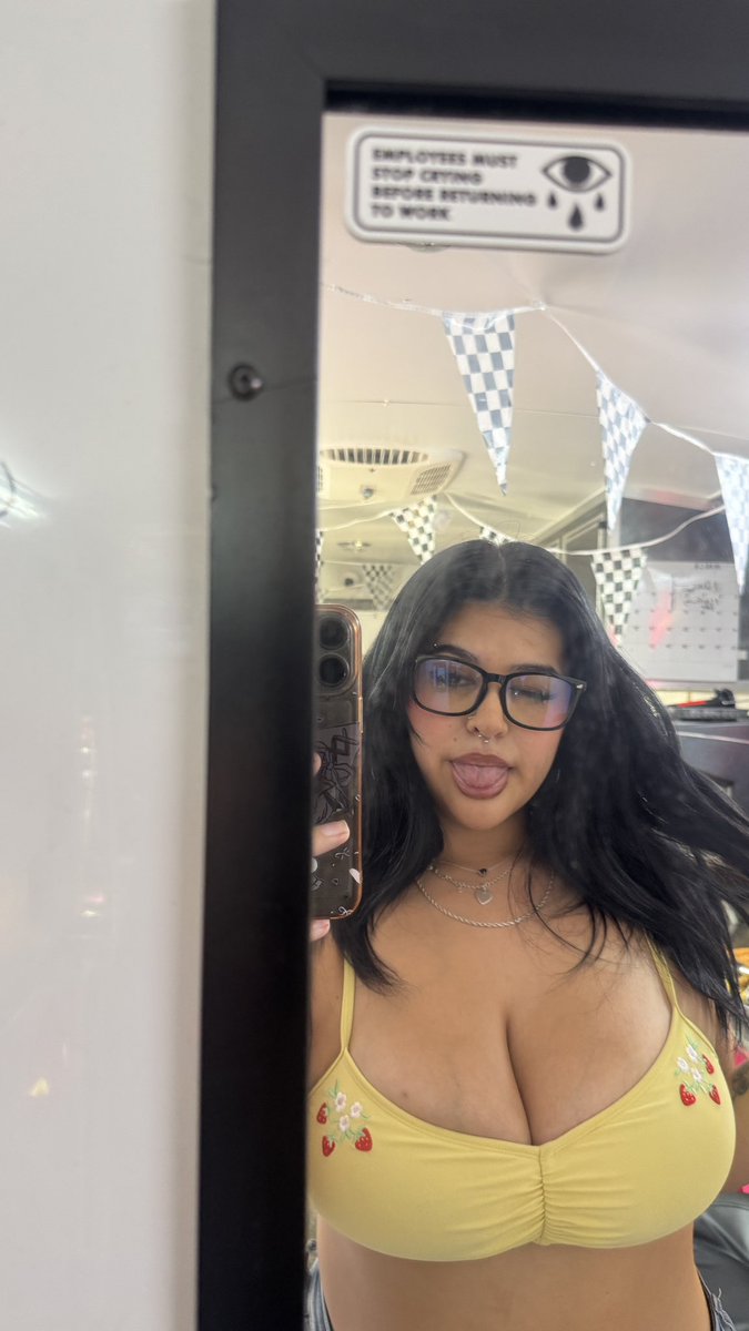 gothbabemo's tweet photo. day 1 training 🤭 https://t.co/4f5D2mVI82