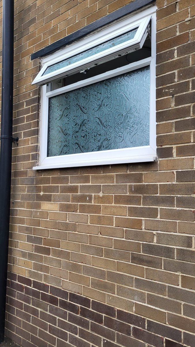 Alpine_Glass's tweet photo. β¨ Another quality installation completed by Team Alpine! β¨
π 01274 494940
π± 07572 122791
π§ Sales@alpine-glass.co.uk
Alpine Glass β quality products, quality installation, quality aftercare. π
#AlpineGlass #Rehau #DoubleGlazing #WindowInstallation #Glazing https://t.co/mAhZ5lsCo4