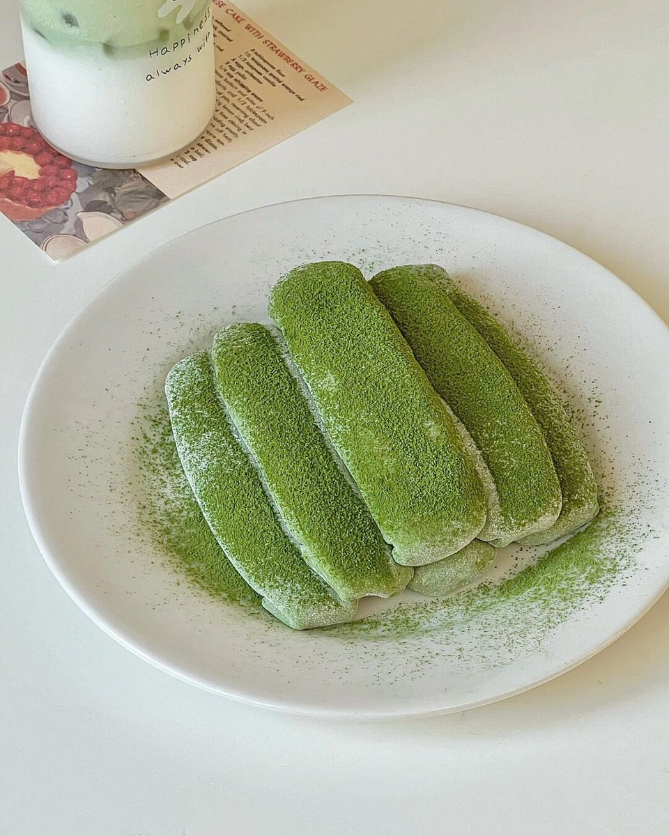 EmmaMorrisv4's tweet photo. Just pulled my first batch of homemade matcha mochi from the steamer—chewy, fragrant, and the tiny green specks make every bite feel like a little celebration! https://t.co/5JdzMy63pN