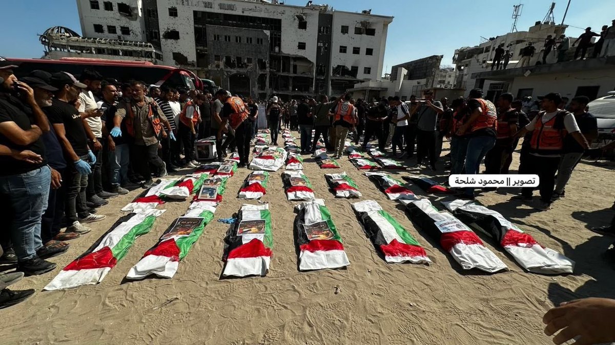 Timesofgaza's tweet photo. 50 martyrs were recovered three years after the start of the genocidal war on Gaza. https://t.co/TCuEd6Wkxt