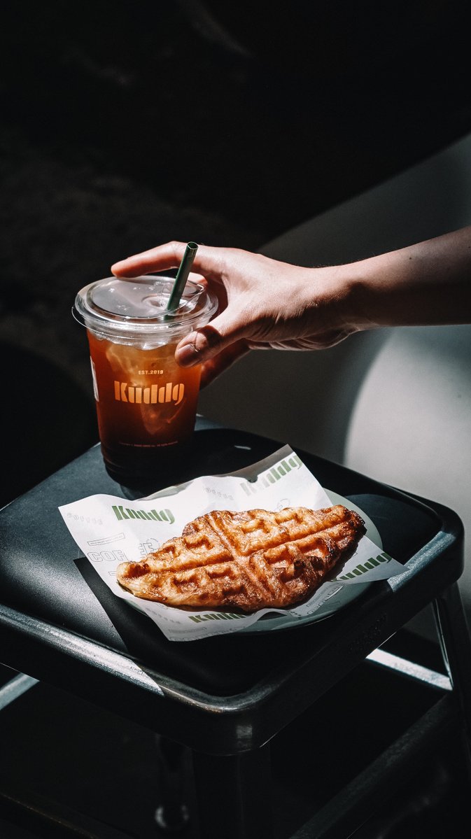 jhoren_salditos's tweet photo. Just grabbed the warmest croissant from the corner bakery — flaky, buttery, and perfect with my iced latte on this crisp morning. Small joys hit different.， https://t.co/3yyKcCKYvC