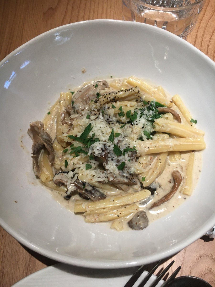 e20pojza's tweet photo. [Just had the BEST truffle mushroom pasta at that new bistro downtown! Creamy, earthy, and perfectly al dente—my taste buds are singing. 10/10 would come back for seconds!]， https://t.co/tNQAtnQulb