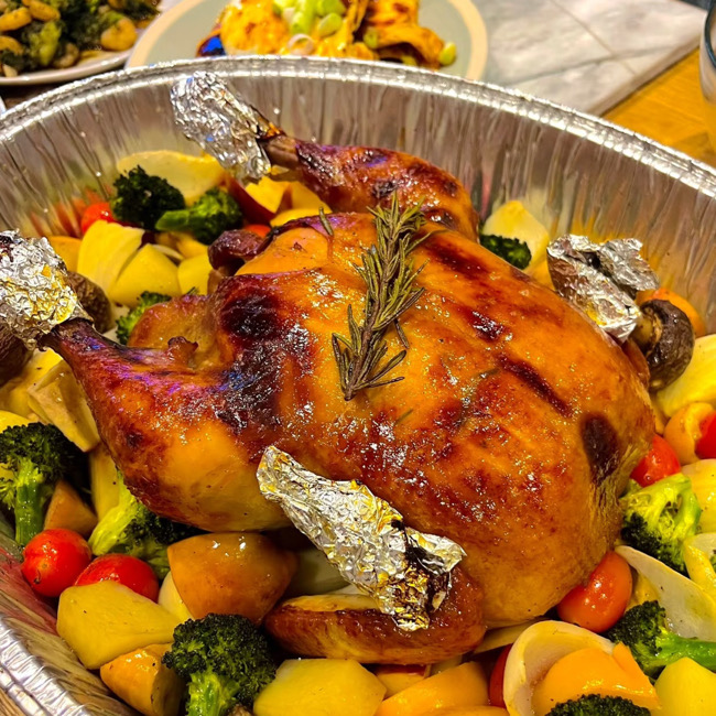 KeithReedxqxl's tweet photo. [Sunset glow + grilled turkey = perfect Thanksgiving vibes! Grateful for every little win this year ]， https://t.co/AE89k2N4V9