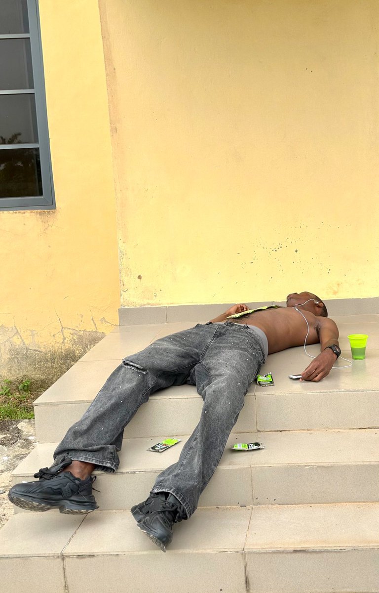 ____ytff's tweet photo. This popular X influencer had become addicted to sachet Action bitters, drinking it almost every day until his body could no longer cope. One evening, after drinking heavily, he suddenly collapsed and fainted. His friends panicked, rushed him to the hospital, and prayed he would make it through the night.