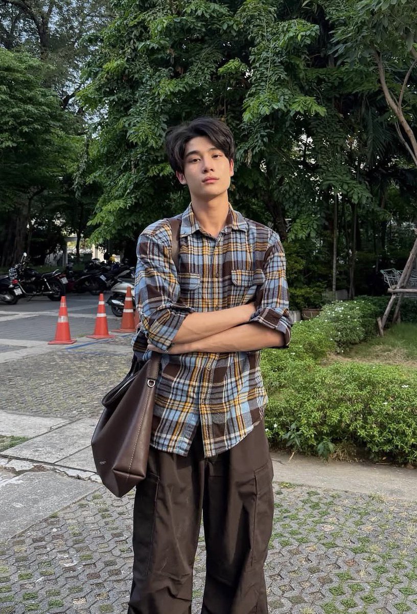 sourgrapes190's tweet photo. องศากับลายสก็อตน่ะหรอ 2/10😭🫠 นิจุdiwaa

#ongsacelcius https://t.co/1Wqp6Yt4jq
