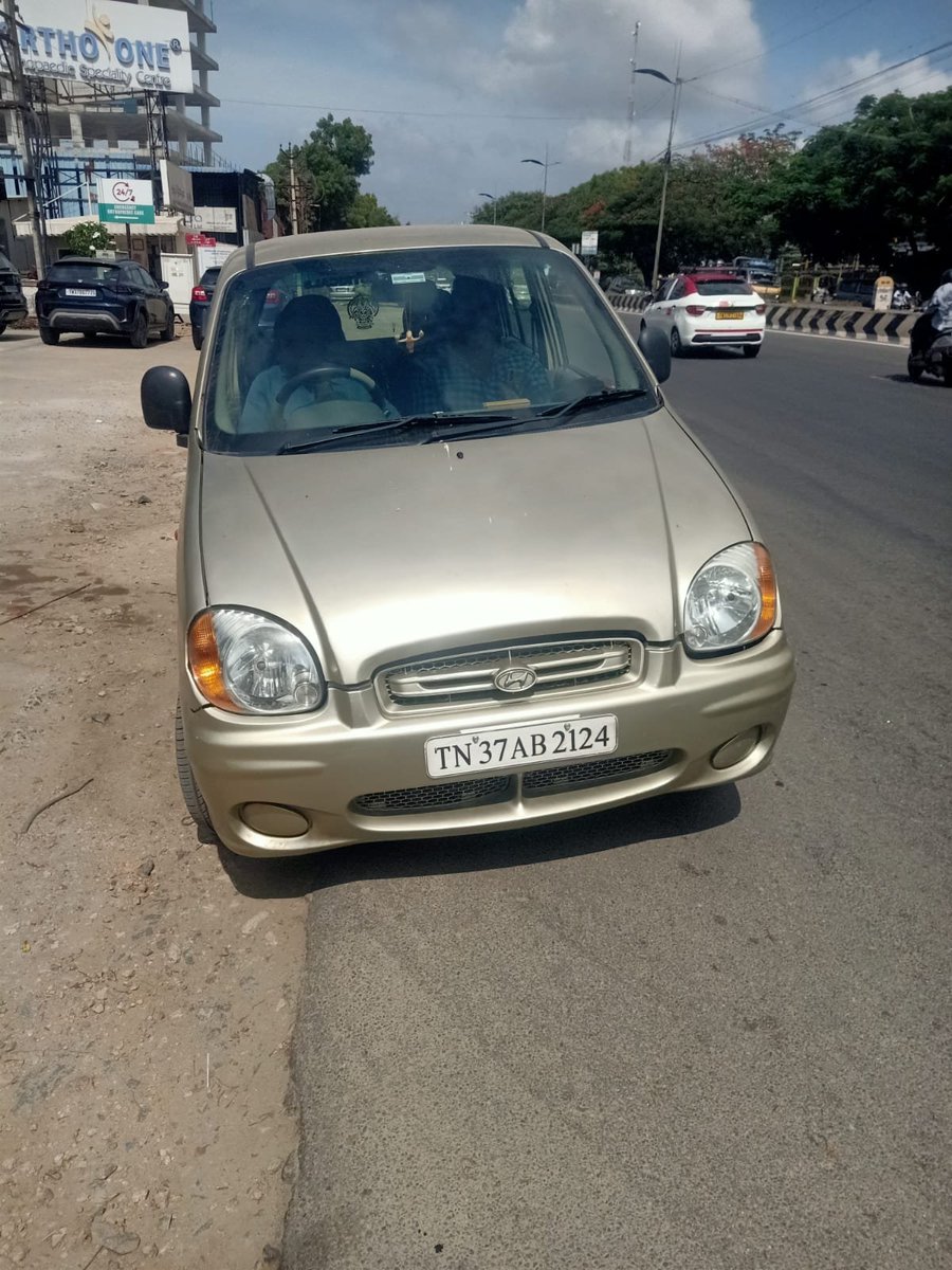 ArNaveenn's tweet photo. @Cbe_Dist_Police 
Wrong side driving on Trichy Main Road, ~150m before Ramanathapuram flyover (near Ortho One Hospital )
Car No: TN 37 AB 2124
Date: 20.8.26
Not taking reverse &amp; abusing me-creating traffic at peak hrs

Complaint filed-OLC5862600049846. Requstng necessary action. https://t.co/wm5GC99WrS