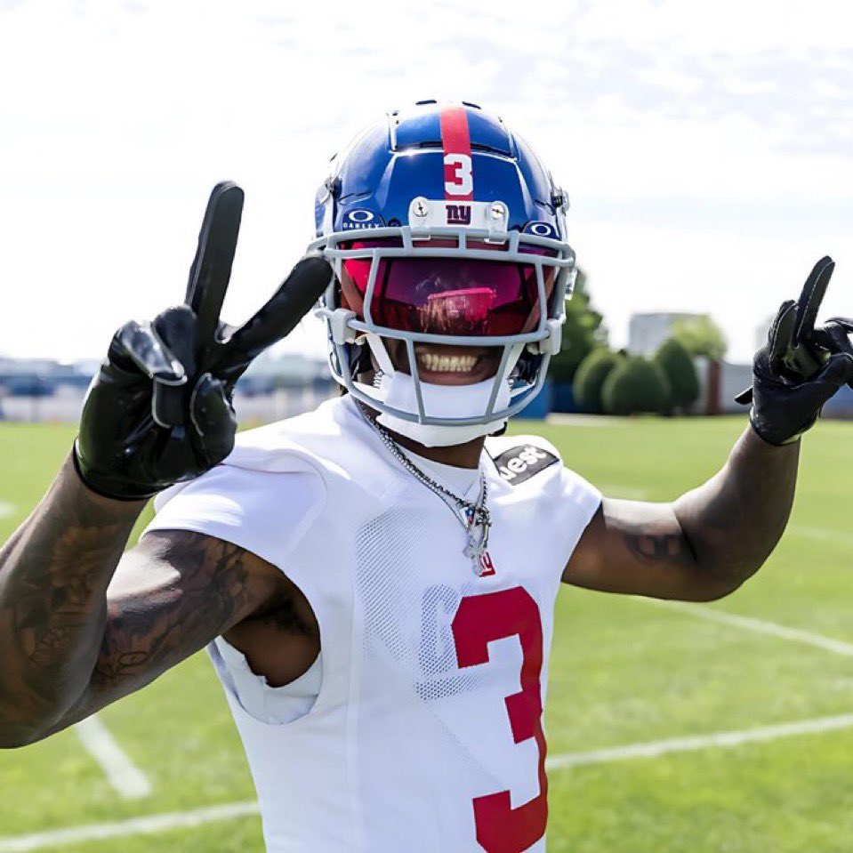 BigBlueGoonie's tweet photo. Technology: Deonte Banks bounced back this summer. He’s crediting the use of AI (short for artificial intelligence). 

Banks underwent experimental Neuralink implant surgery in Istanbul this offseason and is now running on Grok for most normal in-game brain functions https://t.co/tgquEkIUqY