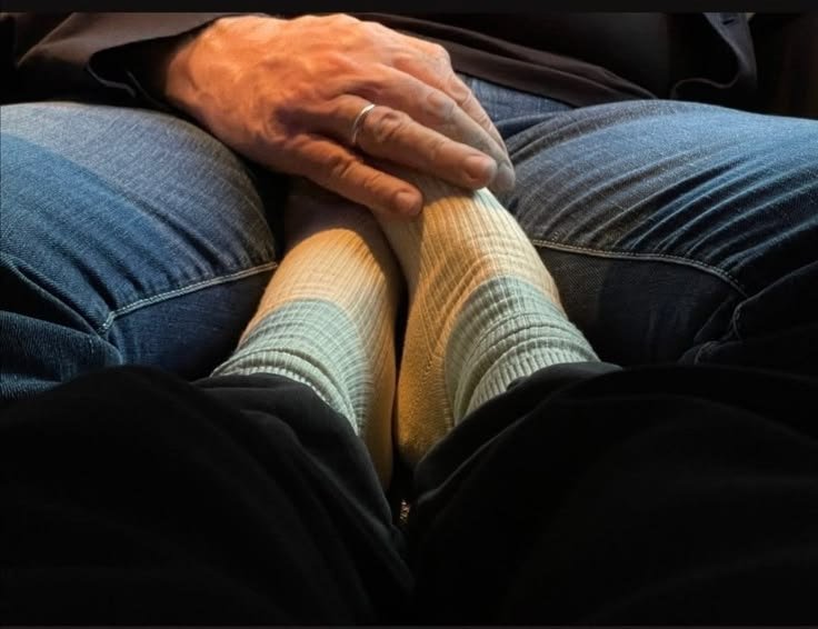 ironwebbing's tweet photo. i freaking love domestic chill starker so much 😭😭😭😭😭😭😭😭😭 https://t.co/1zZRm1mGCw