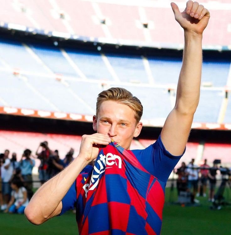onlyfdj21's tweet photo. Frankie for Barcelona forever❤️. https://t.co/vkHE2rMezB