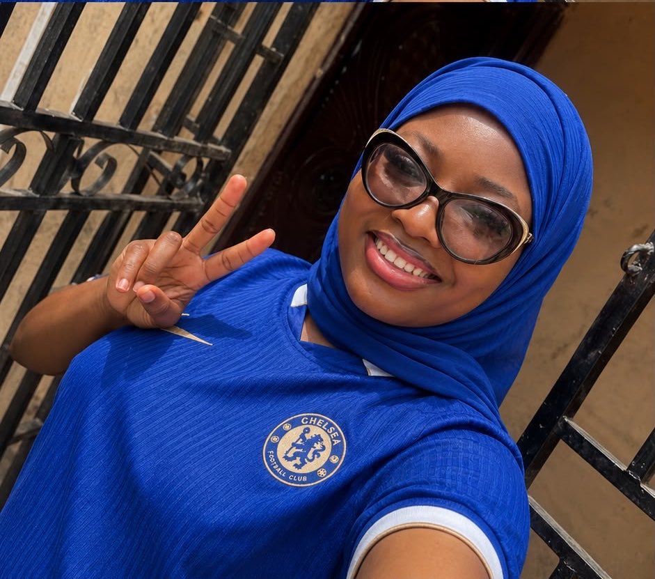 Qeebah20's tweet photo. Football is back and I’m supporting Chelsea 💙. What club are you supporting? https://t.co/WLvINtAA2N