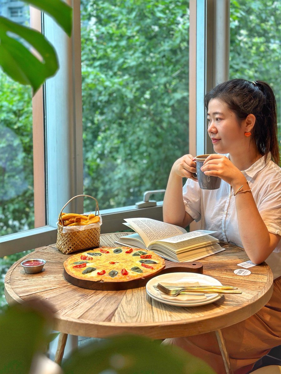 RIRI5408's tweet photo. Struggling with stress 5 mins of deep breathing + a glass of warm lemon water every morning keeps me energized and focused. Small daily habits make big health wins! https://t.co/1HcWYNI3bP