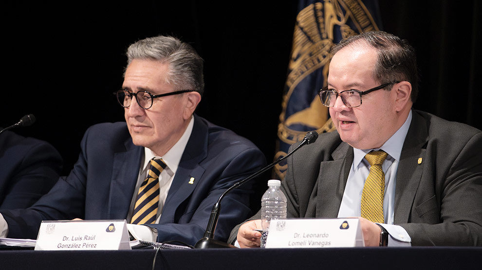 MexicoUd's tweet photo. El RectoR de CuGDL y presidente de Leones Negros luchando por la meritocracia deportiva como lo haría alguien  que representa a una Universidad PÚBLICA

Por el otro lado, los directivos de Pumas “de la UNAM” difundiendo comunicados en contra del ascenso

VERGÜENZA TOTAL https://t.co/k3zlxW4pGk