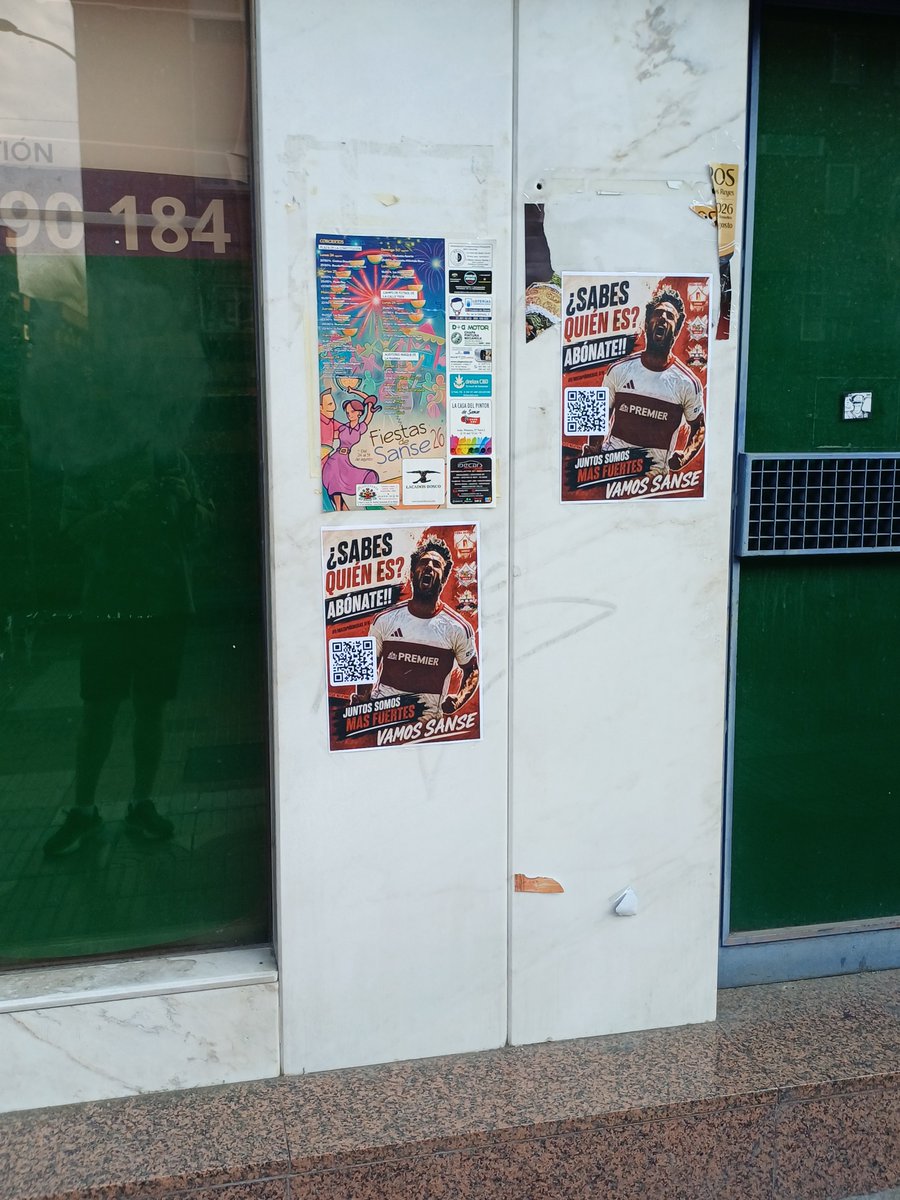platarjetaroja's tweet photo. 📣 Nos movemos por la @UDSanse 🔴⚪️

Hemos llenado las calles de carteles para animar a todos los sanseros y vecinos de @sansecomunica a abonarse y apoyar al equipo esta temporada. 💪⚽️

Porque el Sanse es de todos. 
¡Nos vemos en Matapiñonera! 🔴⚪️
#UDSanse #Sanse #VamosSanse https://t.co/KePuSBJIFJ