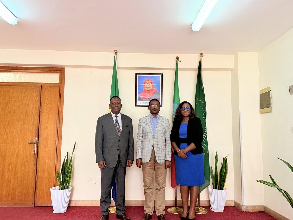 UbaloziAddis's tweet photo. H.E. Khwauli Msiska, Malawi’s new Ambassador to Ethiopia, today paid a courtesy call on H.E. Ambassador Innocent E. Shiyo, Tanzania’s Ambassador to Ethiopia and Permanent Representative to the AU and UNECA.

The two Ambassadors praised the historic ties between Tanzania and Malawi and agreed to deepen economic cooperation and political dialogue. 

They committed to expanding bilateral cooperation, exploring new areas of collaboration, and cooperate closely on regional and global matters, pledging support in international fora.

The meeting concluded with a shared determination to further strengthen Tanzania-Malawi friendship and partnership.