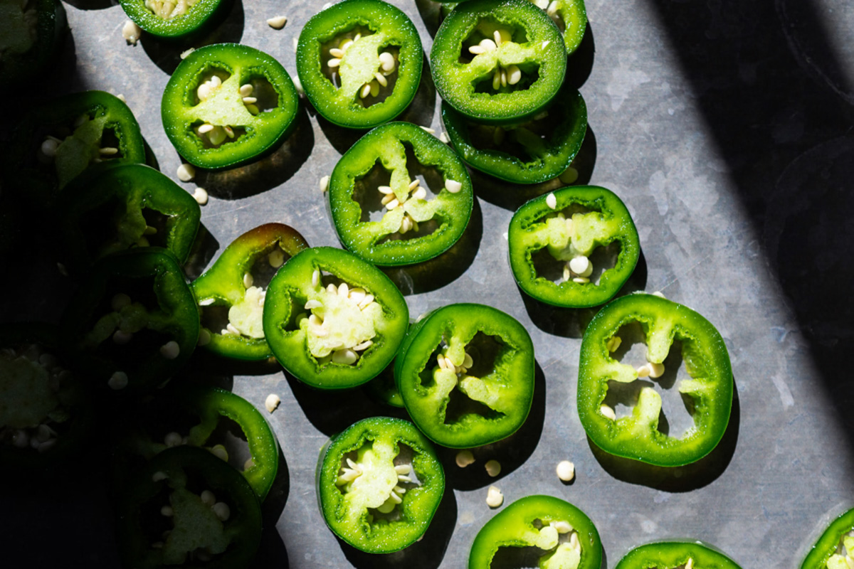 editoriale24's tweet photo. Allarme alimentare negli USA: focolai di Salmonella da jalapeño e record di casi di Ciclospora - https://t.co/0NiuJMkXMJ #health #jalapeno #news #notizie #editorialeitaliano https://t.co/NHK4ePXx5E