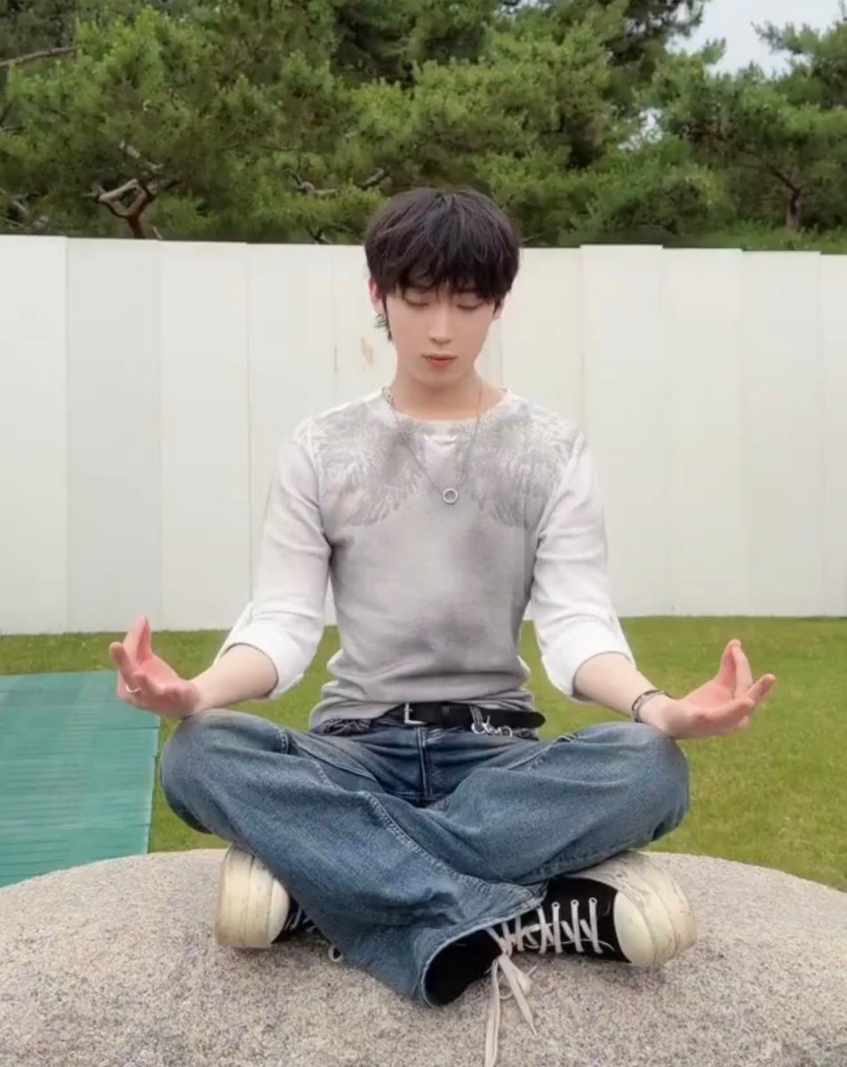 lattetarts's tweet photo. @kngyzqrtz @koyangikuriri can you guys hug and make up #peace #wecancoexist #sunsunki #myhgispickingupfights #imrequiredtofixhermess https://t.co/oNKZP2b5EP