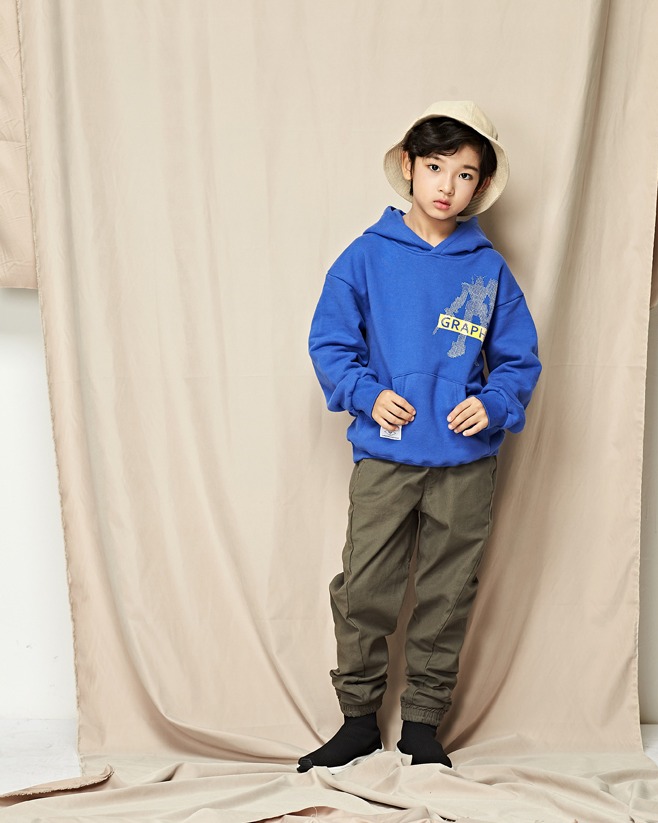 campesiono's tweet photo. Today, Somnium9 introduces sparkling hoodie designs for kids. Beautiful products, true to the photos, with Somnium9’s commitment to quality. Korean Fashion Store: No. 6, Street 71, Tan Quy Ward, District 7, Ho Chi Minh City. https://t.co/r1nfCRvLWf