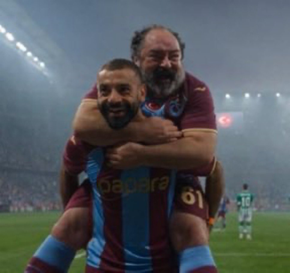 31zinedine's tweet photo. takımın salaha oluşturduğu yük https://t.co/o9zcnxZWL6