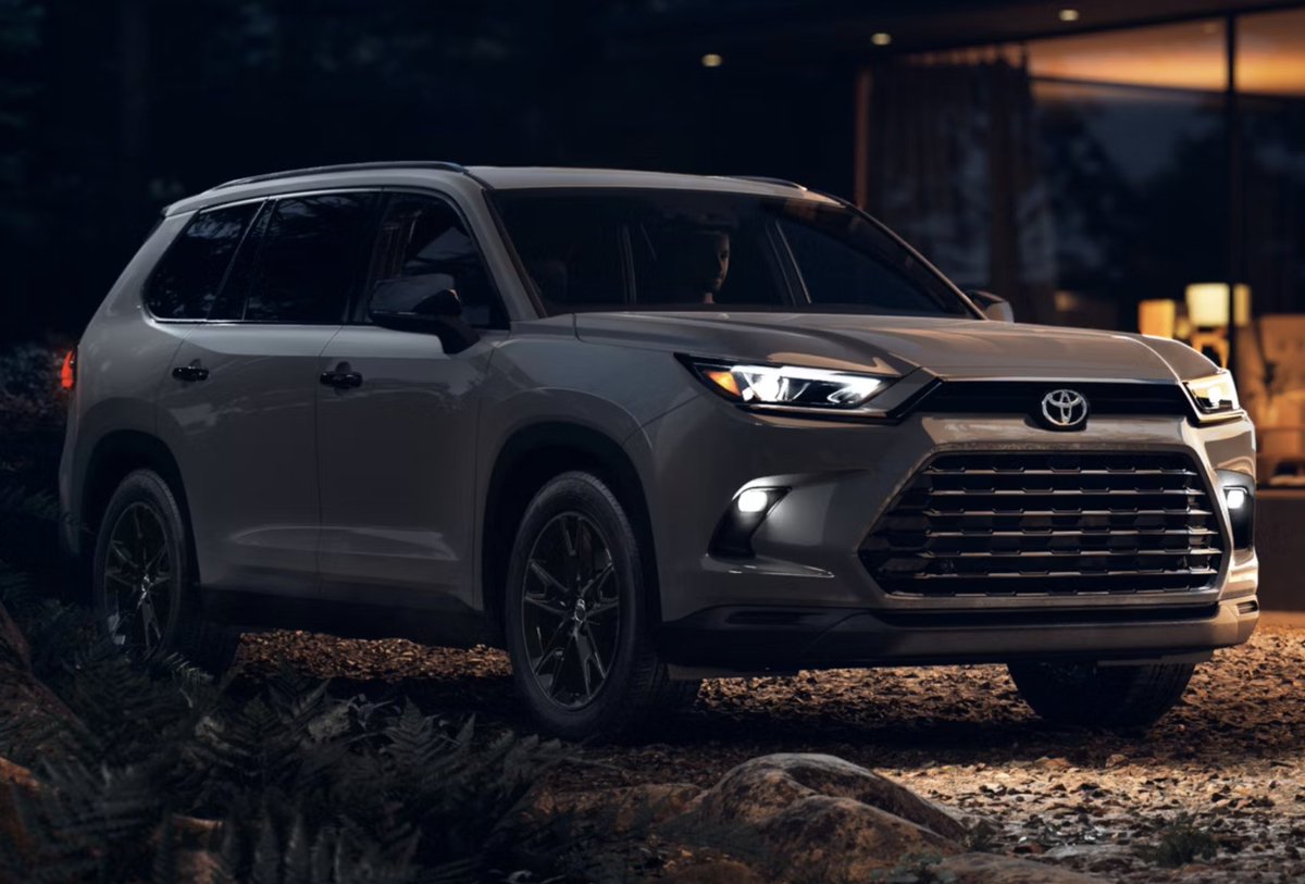 A1Toyota's tweet photo. The Grand Highlander delivers luxury in every detail, with a refined feel that speaks for itself ✨🚙 Experience it today at A-1 Toyota. https://t.co/uQCPbjRFD9 https://t.co/QbWpF0BzC7