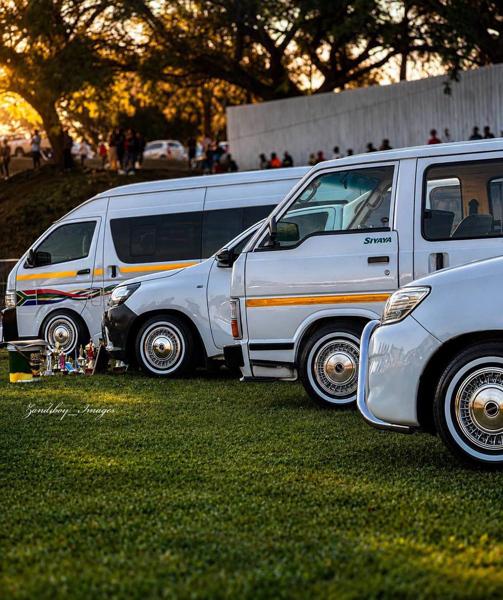 Sandile_43's tweet photo. Toyota really said “let’s design one wheel cap and let the industry figure it out.” 😂

This style dates back to the 1987 Toyota Hi-Ace 2200 GLX 🤌🏾 and nearly 40 years later, you’ll still find variations of it on modern Toyota, Suzuki, Hyundai, Isuzu and other vehicles… https://t.co/TyJaZ7A0rW
