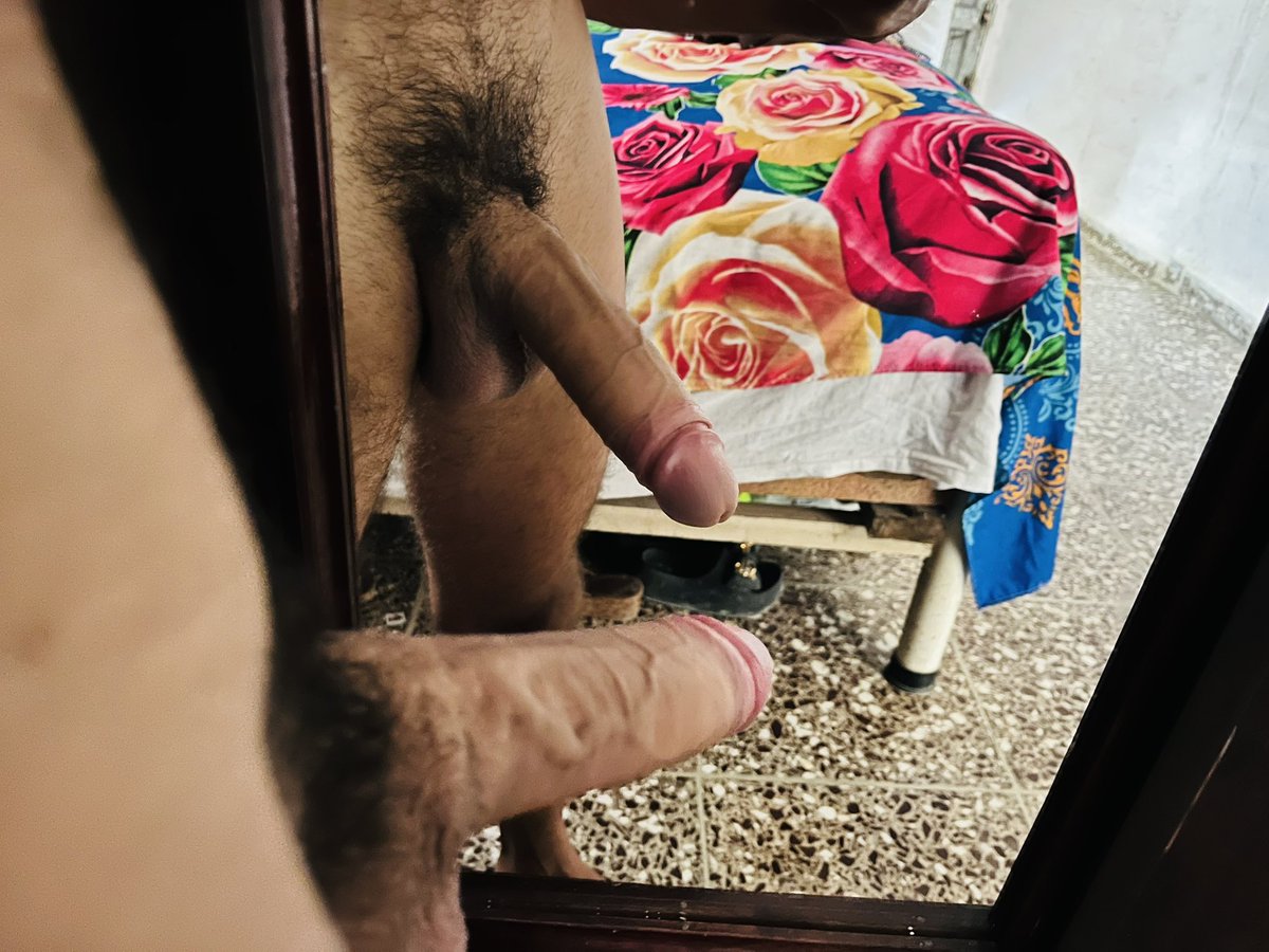 ch1c0_p3N3's tweet photo. Rt si quisieras sentir mis 20cm de pinga 🥵🍆Espejito espejito 🫣😏
Como está este cubanito 🍆🔥🔥 https://t.co/yCuupIjtaf