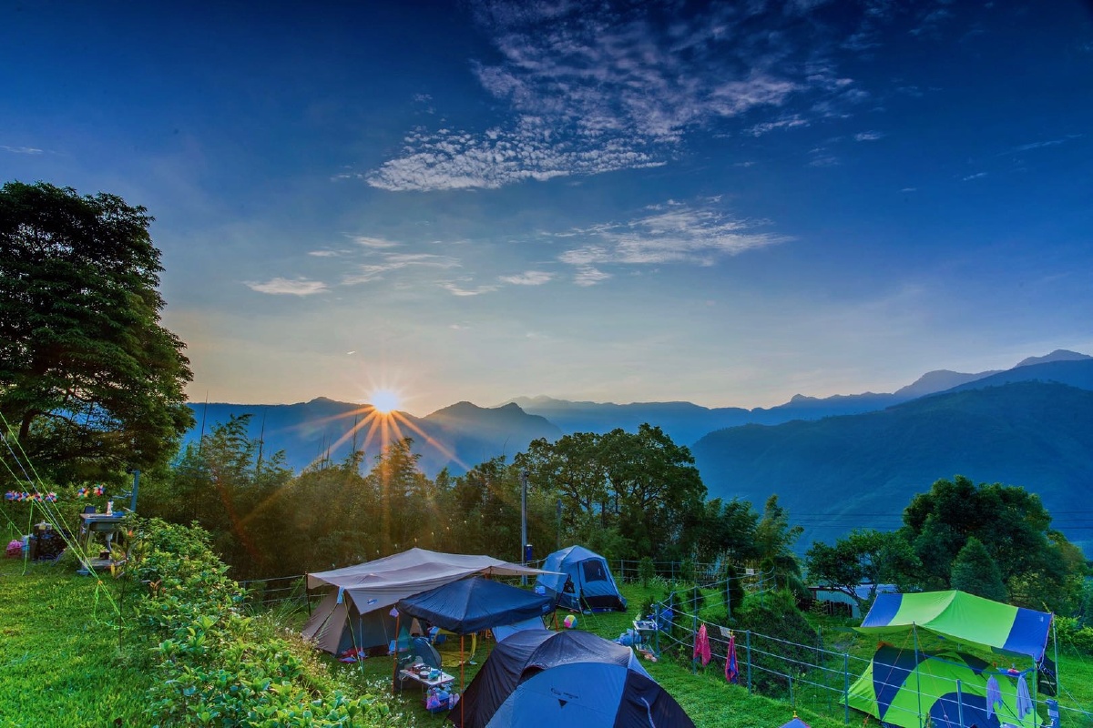 Pdeepak11's tweet photo. Sunrise over the mountain campsite hit different this morning—steamy coffee, crisp air, and zero phone notifications, just wild peace. https://t.co/VjUPCRKADx