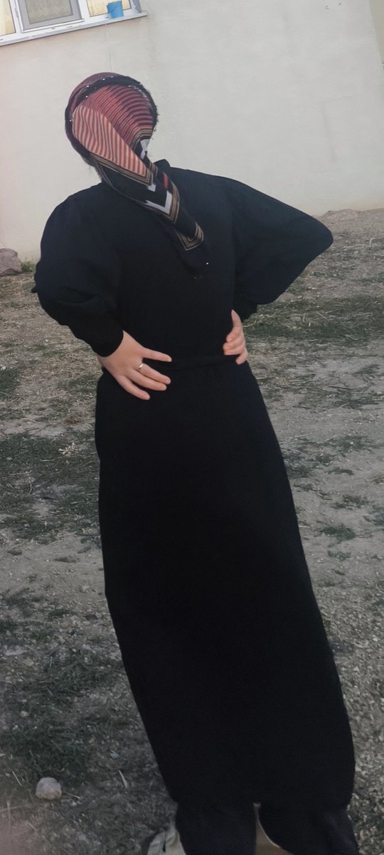 poorsati's tweet photo. My hijabi aunt ass https://t.co/cm2Kn5Mb57