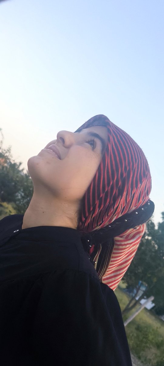 poorsati's tweet photo. My hijabi aunt ass https://t.co/cm2Kn5Mb57