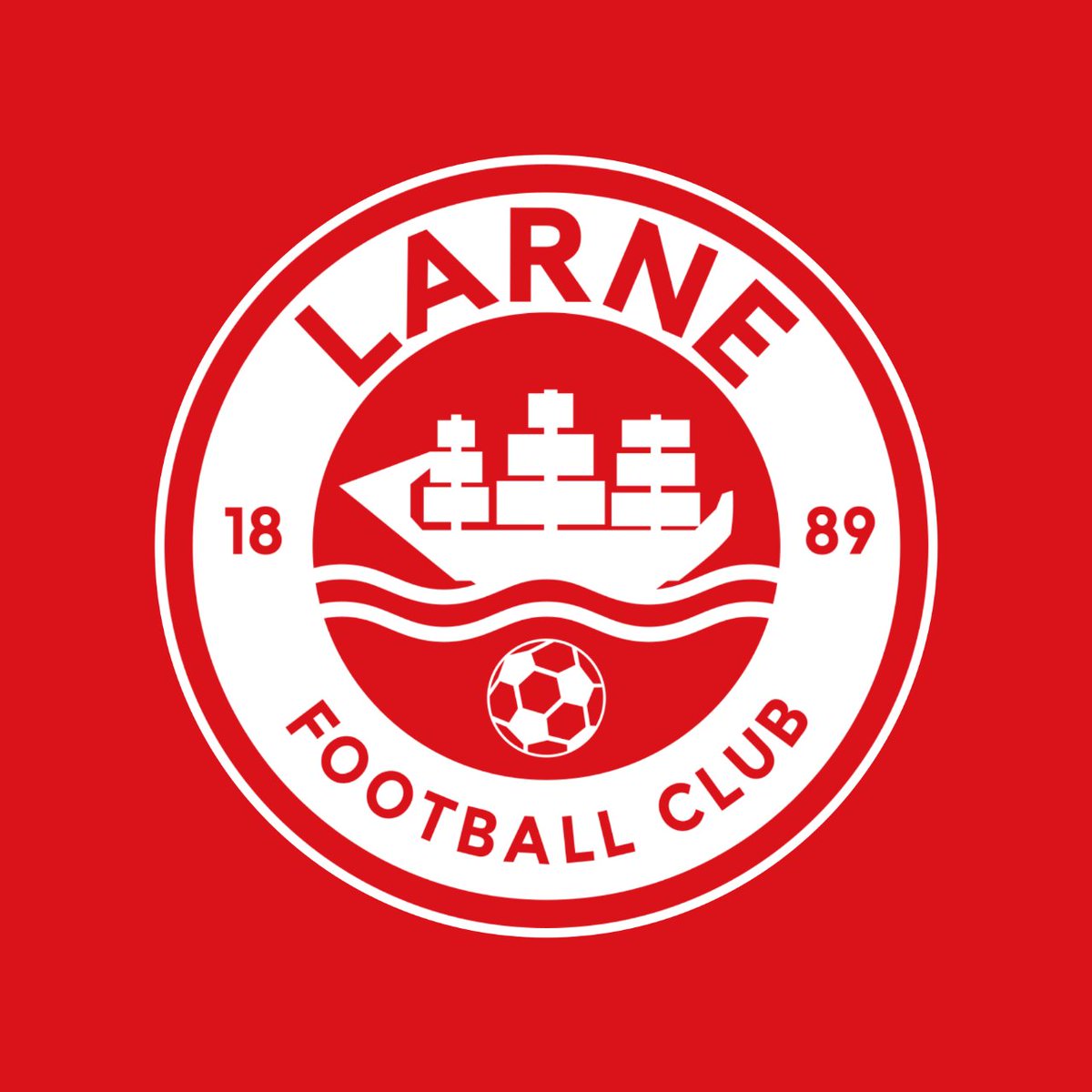 LCFC_Unofficial's tweet photo. Lincoln Red Imps are 2-0 down after the first leg of their Conference League playoff tie against Larne, the Red Imps received a red card in the 29th minute before conceding 2 goals in the last 10 minutes, the second leg will take place in Northern Ireland next Thursday https://t.co/k2JdHAjXcB
