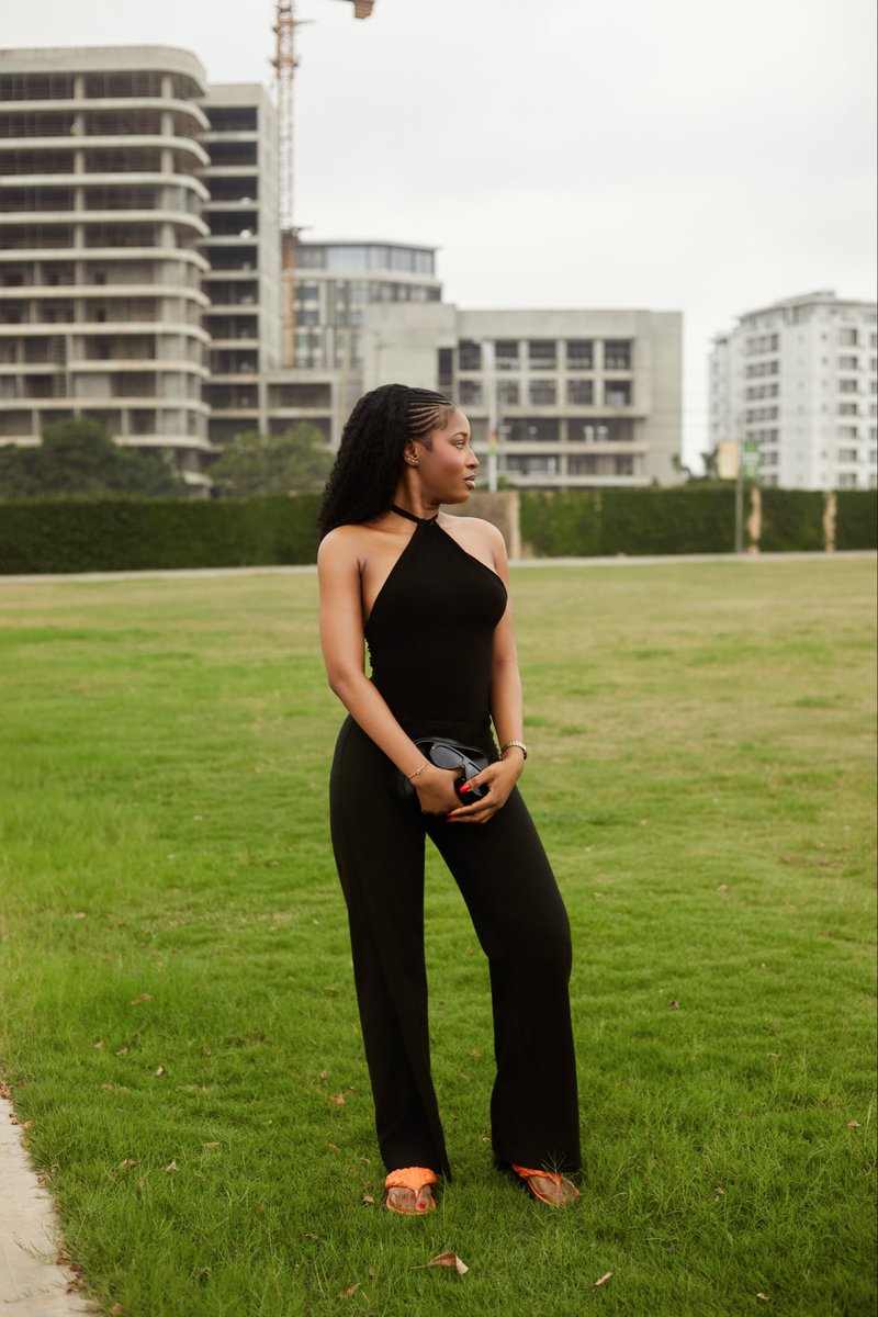 kosi_elaine's tweet photo. Frolicking https://t.co/VBiz2w7fgW