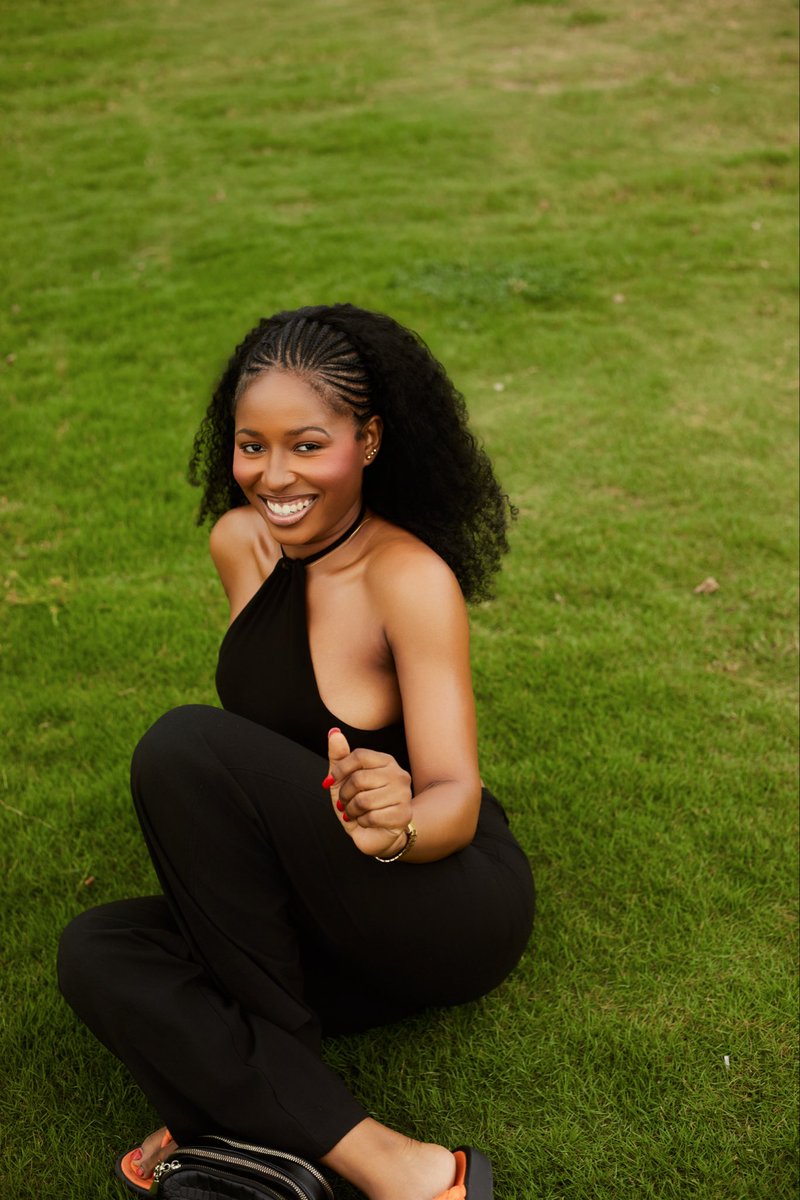 kosi_elaine's tweet photo. Frolicking https://t.co/VBiz2w7fgW