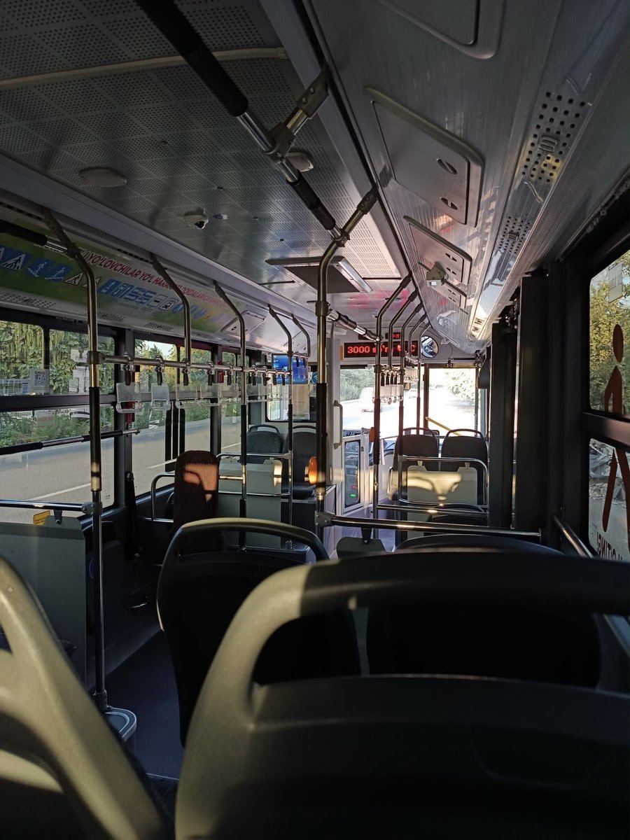 nsmatuaus's tweet photo. 💧  •   AU MARHOON || #cortisau 

Donde Martin es un colector de bus y un día ve subir a un chico lindo que lo deja embobado.

O

Donde Juhoon empieza a usar el bus porque su amigo lo convenció para no gastar en un uber. https://t.co/DDwI7rnsNn