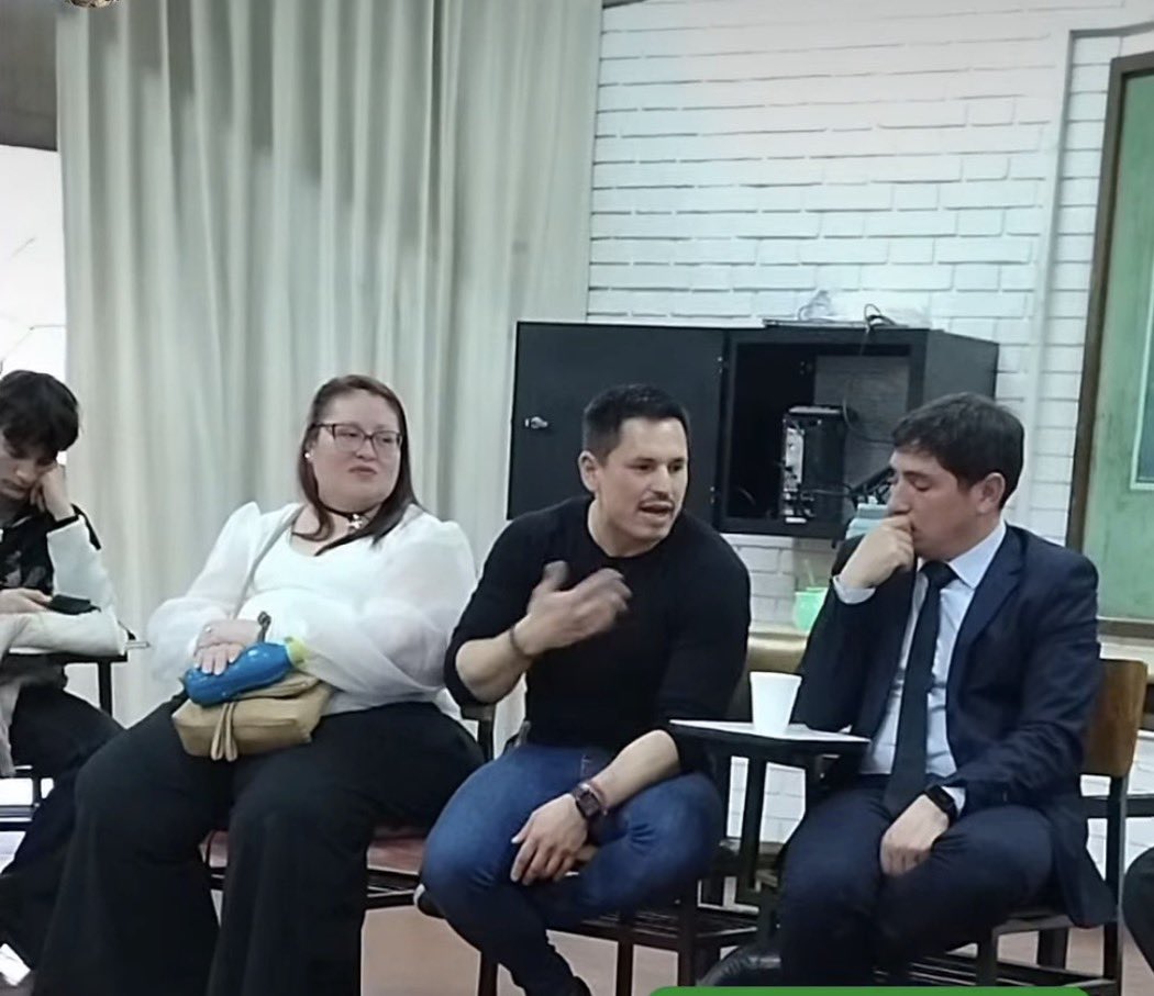TinchoEGonzalez's tweet photo. Compartimos un encuentro con estudiantes de la Licenciatura en Ciencia Política y Administración Pública de la FCPyS, donde conversamos sobre el trabajo cotidiano en el Concejo Deliberante y los desafíos de la gestión municipal.

Hablamos de políticas públicas, ordenanzas, presupuesto, trabajo territorial y, sobre todo, de la importancia de escuchar a la comunidad para construir respuestas concretas.

También compartimos nuestra experiencia y el trabajo que hacemos desde nuestros equipos.

Gracias por la invitación, por las preguntas y por el intercambio.💚