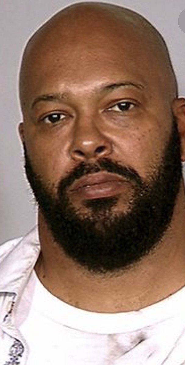 JohnnySavs6's tweet photo. @DailyRapFacts Bro turned into Suge Knight https://t.co/8rLfhHnnqR