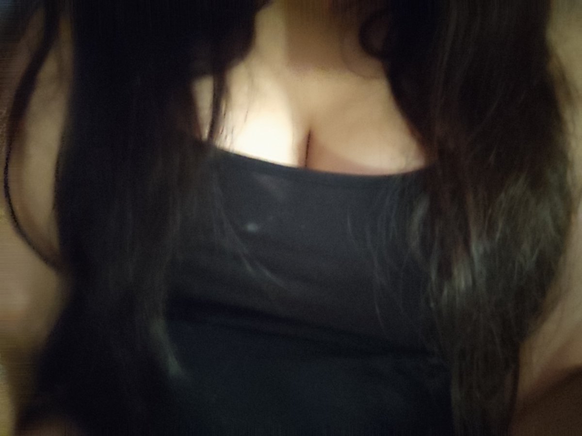 Zuziazb's tweet photo. Jakiego dzisiaj mam wydoić pieska? Piszcie dm
#kodzik #bliczek #dojenie #freaky #stopy #cyce #blik #bankomat #uległy #kundel #piesek https://t.co/dQ5QnYi8vd