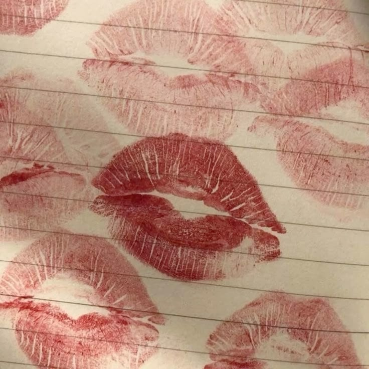 sabrinablgr's tweet photo. short n' sweet will always be one of the most iconic pop eras. sns not only has just amazing music, gorgeous aesthetics, generational music videos but also with this era sabrina brought fun and brightness into pop scene that was so sad and depressing before 💋 https://t.co/ZVkl1fCtED
