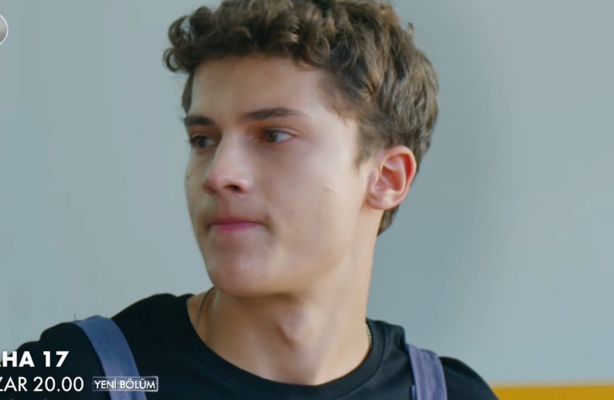 sweethoneyys's tweet photo. " bir kalp sizin için atarken onu paramparça ediyorsunuz, atmayı bırakınca da kaybetmeyi kabullenemiyorsunuz"

LEYLA AKKAYA. https://t.co/3UECyBHs9O