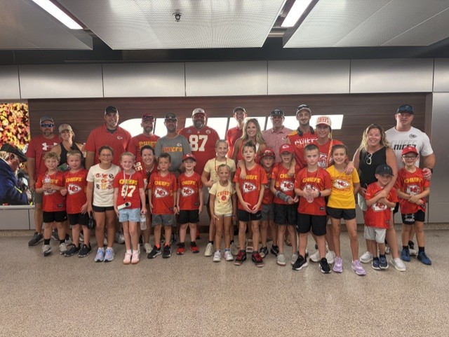 jcparks_rec's tweet photo. 🏈 The 2nd Grade Arrowhead Avengers were named the Kansas City @Chiefs Flag Football “Team of the Week” for 2026! They enjoyed a behind-the-scenes tour, a visit from KC Wolf and a jumbotron shoutout at the Aug 15 preseason game! ❤️💛

#JCParks #RedKingdom #GetOutAndPlay https://t.co/abEDmYeNwE