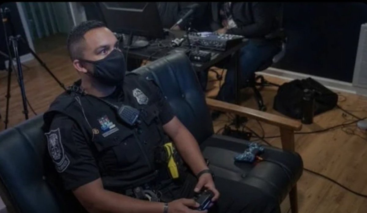 realsahan's tweet photo. The cops after raiding gta 6 leakers home https://t.co/locHRlX9e5
