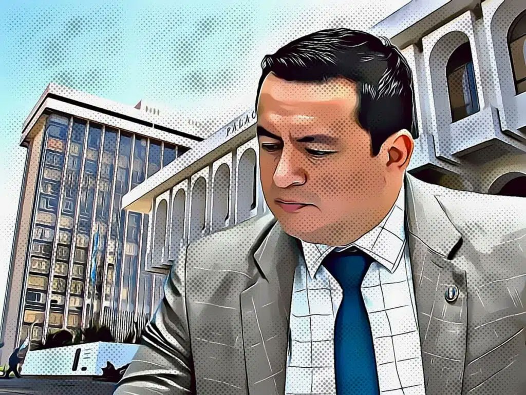 Ricigt1's tweet photo. ⚖️🚨 Jimi Bremer vuelve a mostrar de qué lado está su justicia. El juez ordenó la libertad inmediata de un supuesto líder de una estructura criminal, mientras su historial incluye resoluciones cuestionadas contra operadores de justicia, periodistas y defensores de la lucha contra la corrupción.

🇺🇸🇪🇺 Bremer fue sancionado por Estados Unidos y la Unión Europea por su papel en acciones de criminalización contra operadores de justicia y periodistas. Ahora, libera a un señalado de liderar una estructura criminal.

🚨 Una justicia que persigue a quienes investigan y protege a quienes son señalados por delinquir no es justicia: es impunidad con toga.