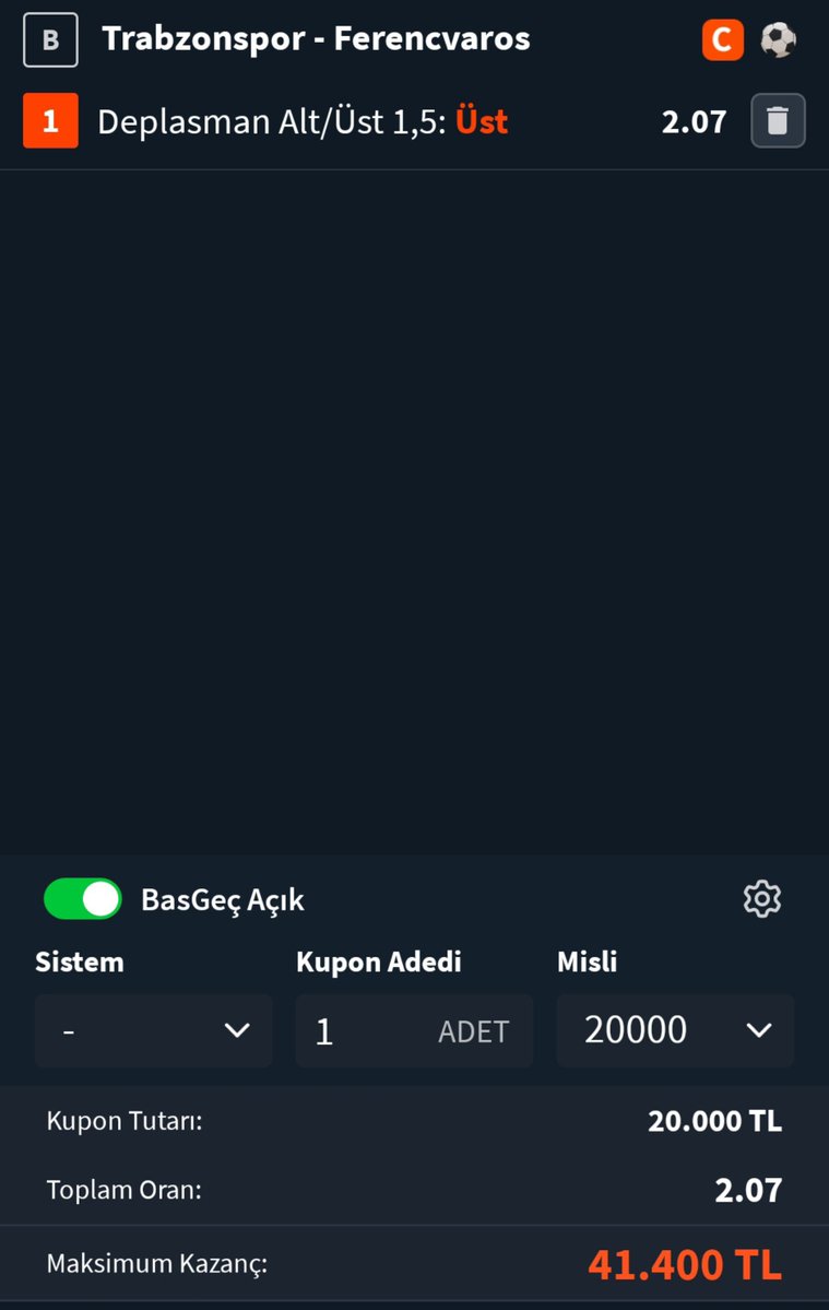 YusfCan29381's tweet photo. Trabzonspor baskı kurarken Ferencvaros kontradan gol bulur diye düşünüyorum UEFA https://t.co/nhAJ8QGWwA