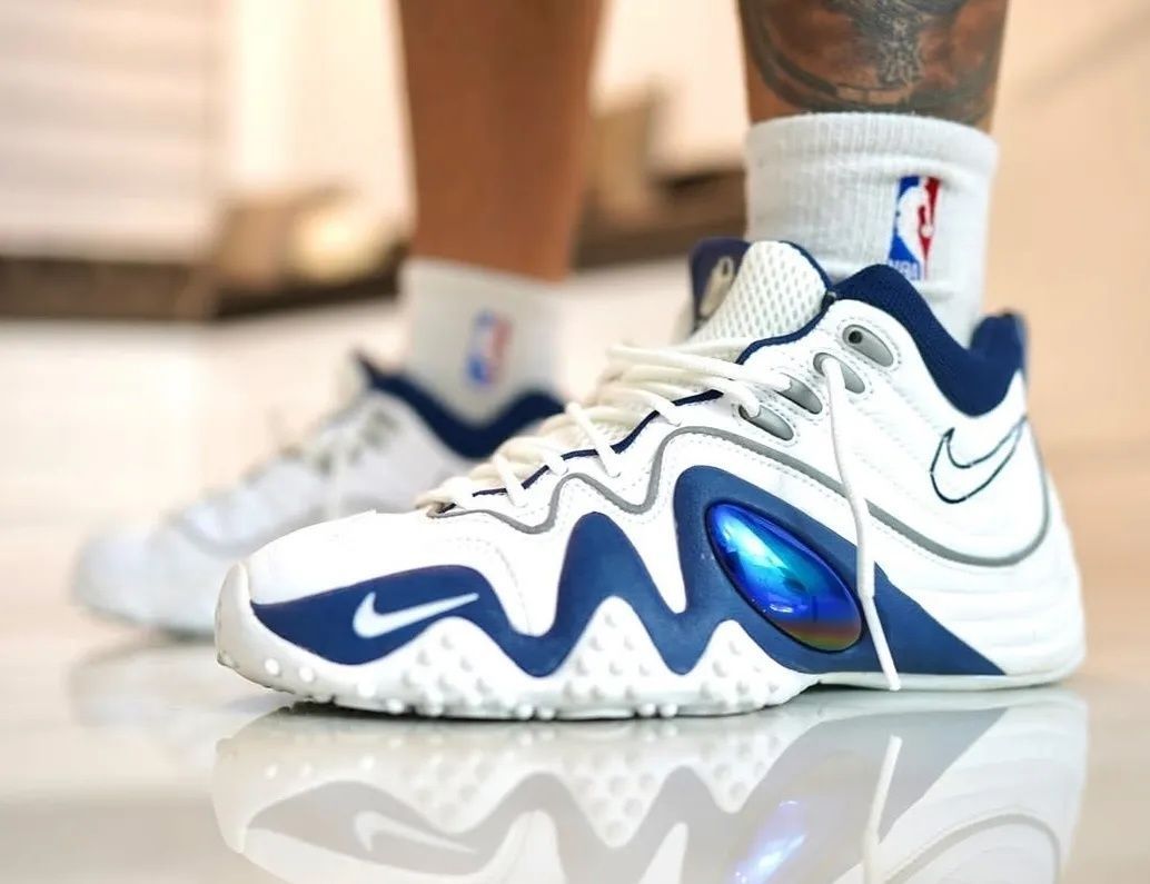 JustFreshKicks's tweet photo. Jason Kidd’s Nike Zoom Flight 5 “Midnight Navy” Returns in 2027 👀

Details: https://t.co/rAB7lNrOfN https://t.co/c0GkXbhSiH