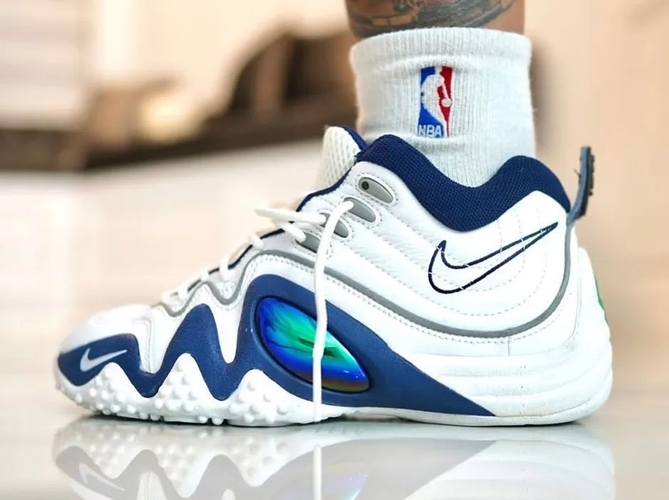 JustFreshKicks's tweet photo. Jason Kidd’s Nike Zoom Flight 5 “Midnight Navy” Returns in 2027 👀

Details: https://t.co/rAB7lNrOfN https://t.co/c0GkXbhSiH