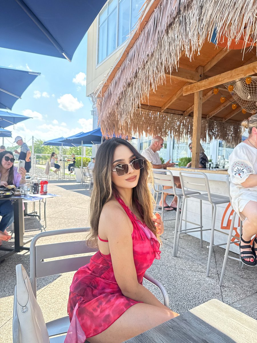 josumin42920667's tweet photo. When the outfit matches the mood: bold, bright, and boat-ready π€
#MarinaVibes #RedDressMoment #CoastalLife #SummerStyle #BoatLife #SunshineAndSalt #HarborViews #VacationMode #BeachToBoat #OOTD https://t.co/Lia4Cj43fN